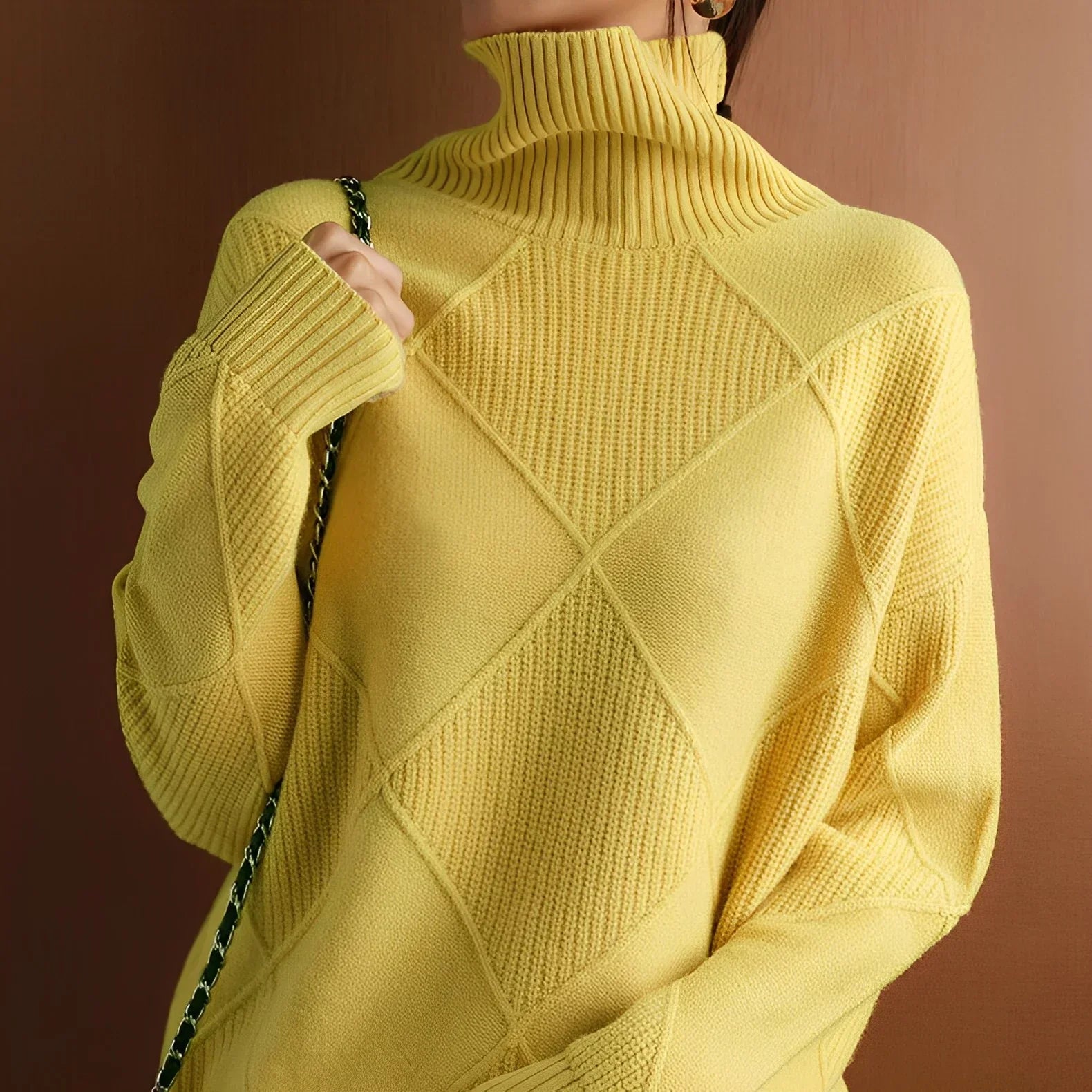 L'Aurablend Lotus™ turtleneck sweater